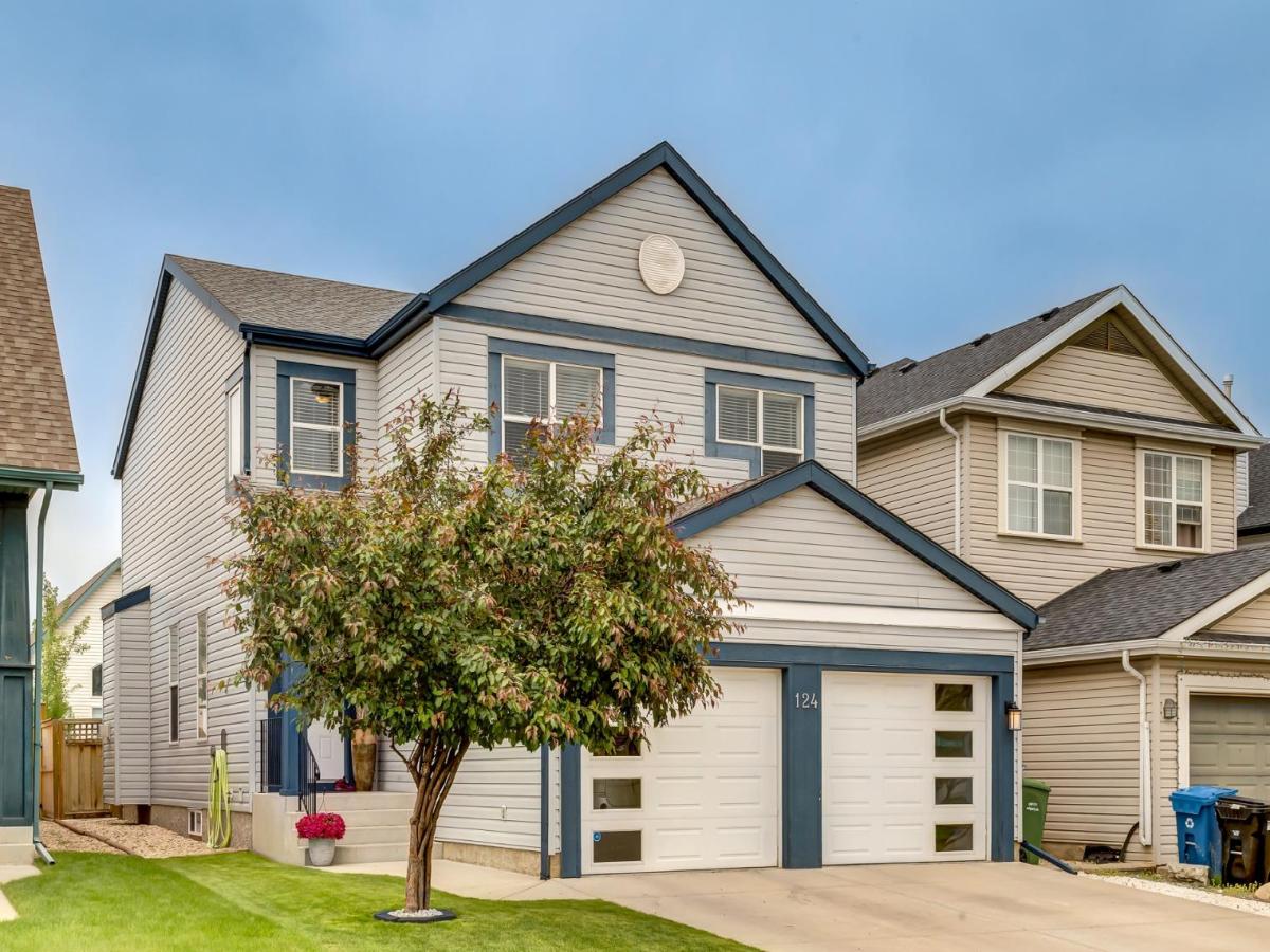 124 Copperfield Green SE Calgary AB T2Z 4T9 | MLS #A2312416 MLS #A2312416 image #0