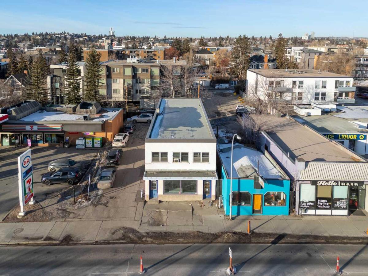 2611, 2613, 2615 14 Street SW Calgary AB T2T 3T9 | MLS #A2313628 MLS #A2313628 image #0