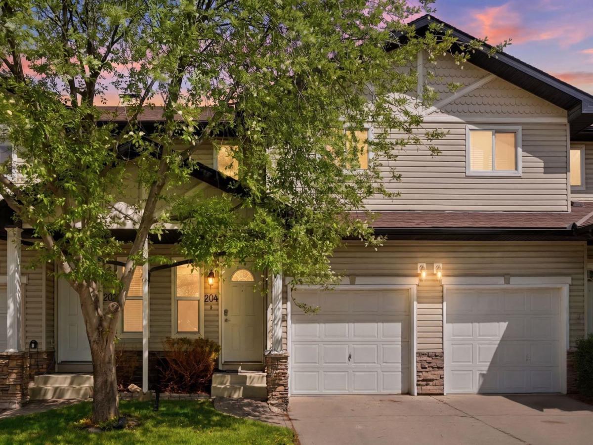 204, 760 Railway Gate SW Airdrie AB T4B 3C5 | MLS #A2313705 MLS #A2313705 image #0