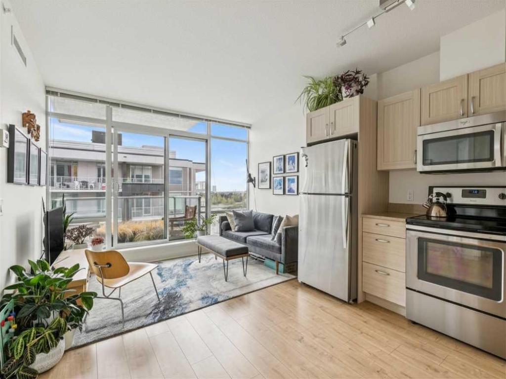 1205, 10 Brentwood Common NW Calgary AB T2L 2L6 | MLS #A2315091 MLS #A2315091 image #0