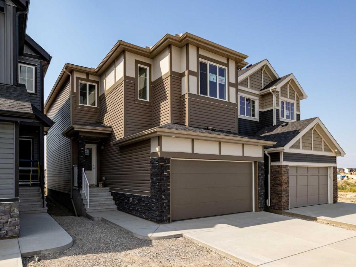 389 Sora Park SE Calgary AB T3S 0V3 | MLS #A2316236 MLS #A2316236 image #0