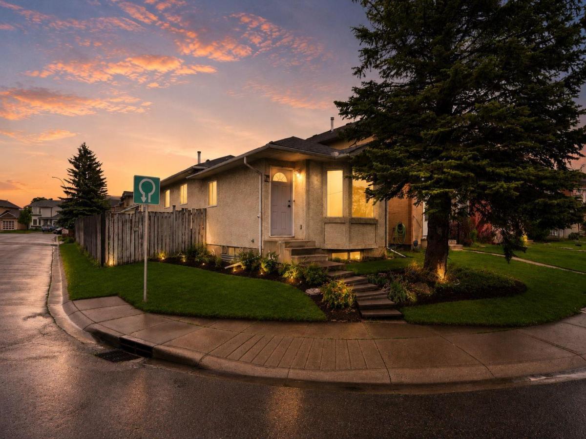 133 MARTINGLEN Way NE Calgary AB T3J 3J1 | MLS #A2316565 MLS #A2316565 image #0
