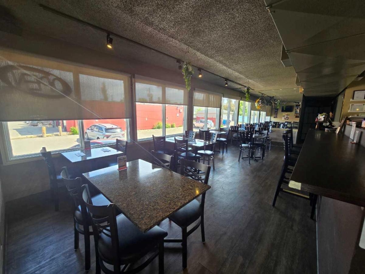 300 14 Street NW Calgary AB T2N 1Z7 | MLS #A2317888 MLS #A2317888 image #0