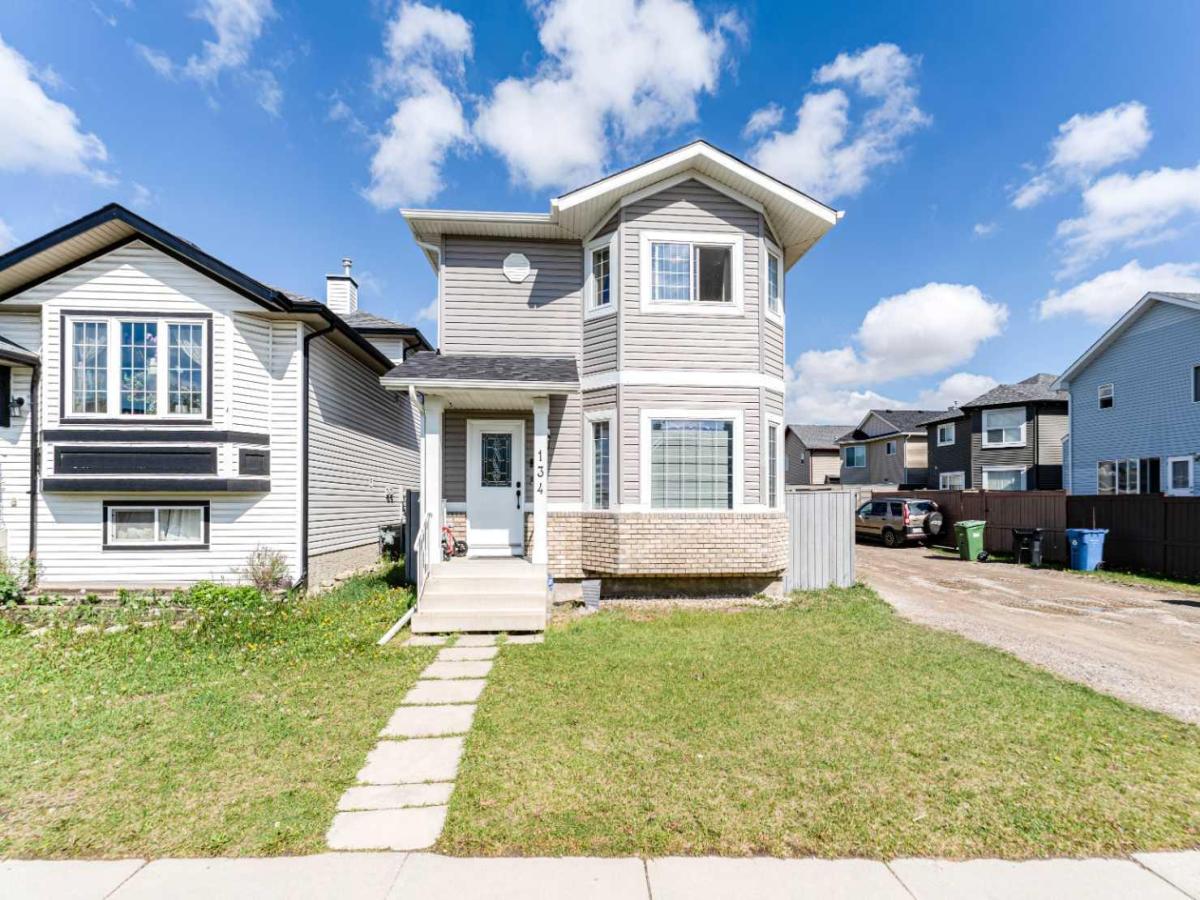 134 Tarawood Lane NE Calgary AB T3J 5A7 | MLS #A2318159 MLS #A2318159 image #0