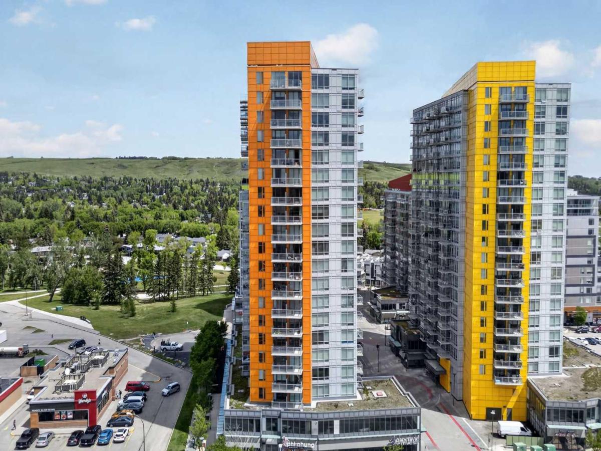 702, 3830 Brentwood Road NW Calgary AB T2L 2J9 | MLS #A2318520 MLS #A2318520 image #0