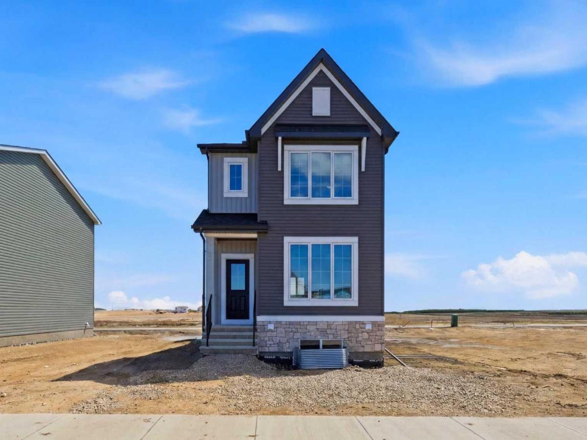 67 Huxland Road Calgary AB T2A 6Z7 | MLS #A2318872 MLS #A2318872 image #0