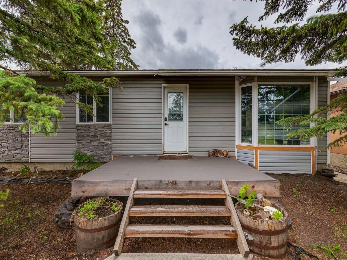 1288 Lake Sylvan Drive SE Calgary AB T2J 3C8 | MLS #A2320195 MLS #A2320195 image #0