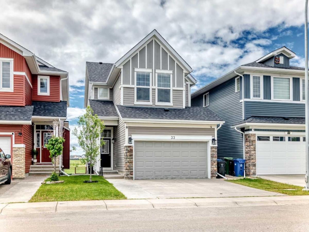 33 Redstone Drive NE Calgary AB T3N 0N2 | MLS #A2320814 MLS #A2320814 image #0