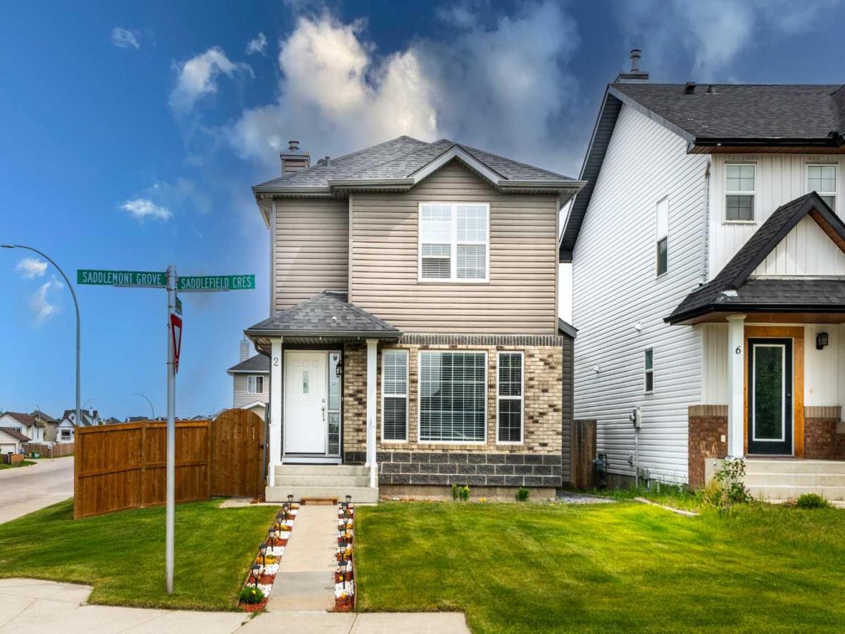2 Saddlefield Crescent NE Calgary AB T3J 4Z6 | MLS #A2320886 MLS #A2320886 image #0