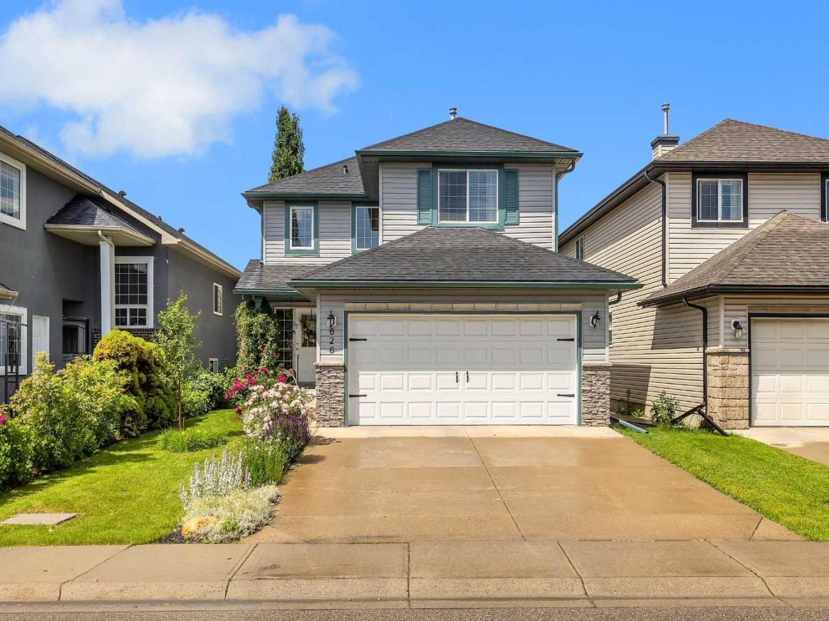 626 Saddlecreek Way NE Calgary AB T3J4A3 | MLS #A2326280 MLS #A2326280 image #0