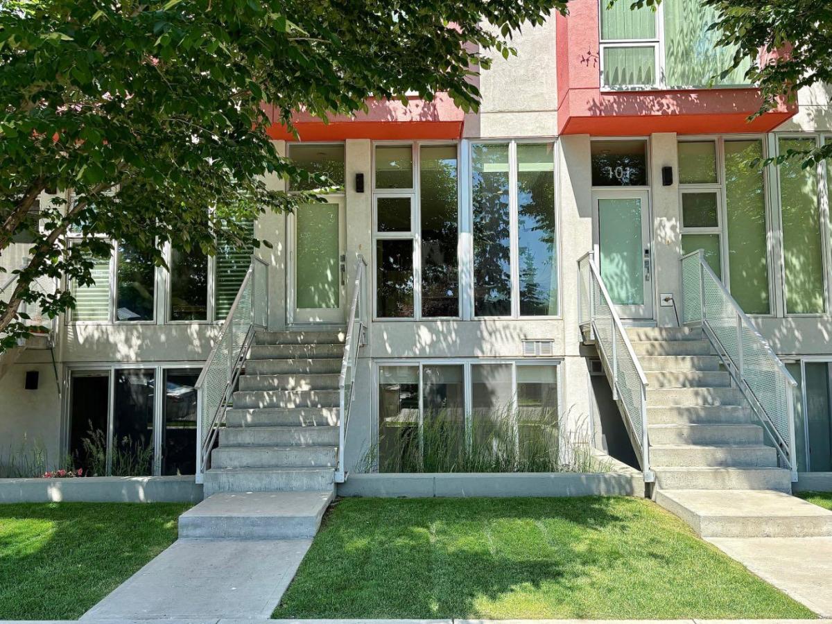 102, 1808 27 Avenue SW Calgary AB T2T 1H1 | MLS #A2328047 MLS #A2328047 image #0