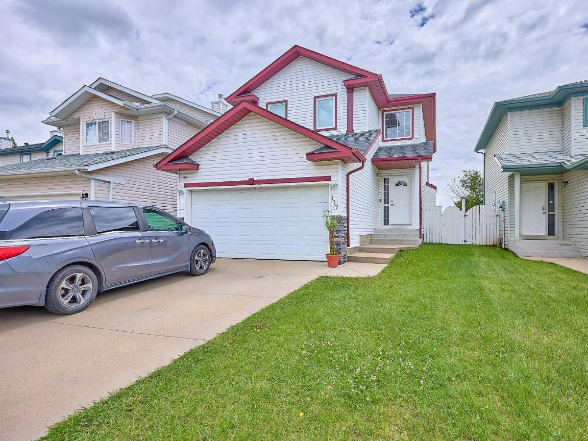117 Douglas Ridge Circle SE Calgary AB T2Z 3C2 | MLS #A2328269 MLS #A2328269 image #0