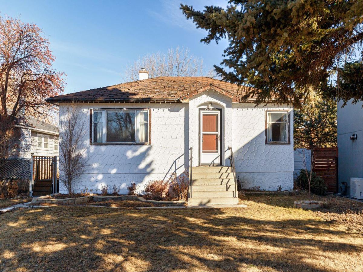 2820 Parkdale Boulevard NW Calgary AB t2n 3s8 | MLS #A2329162 MLS #A2329162 image #0