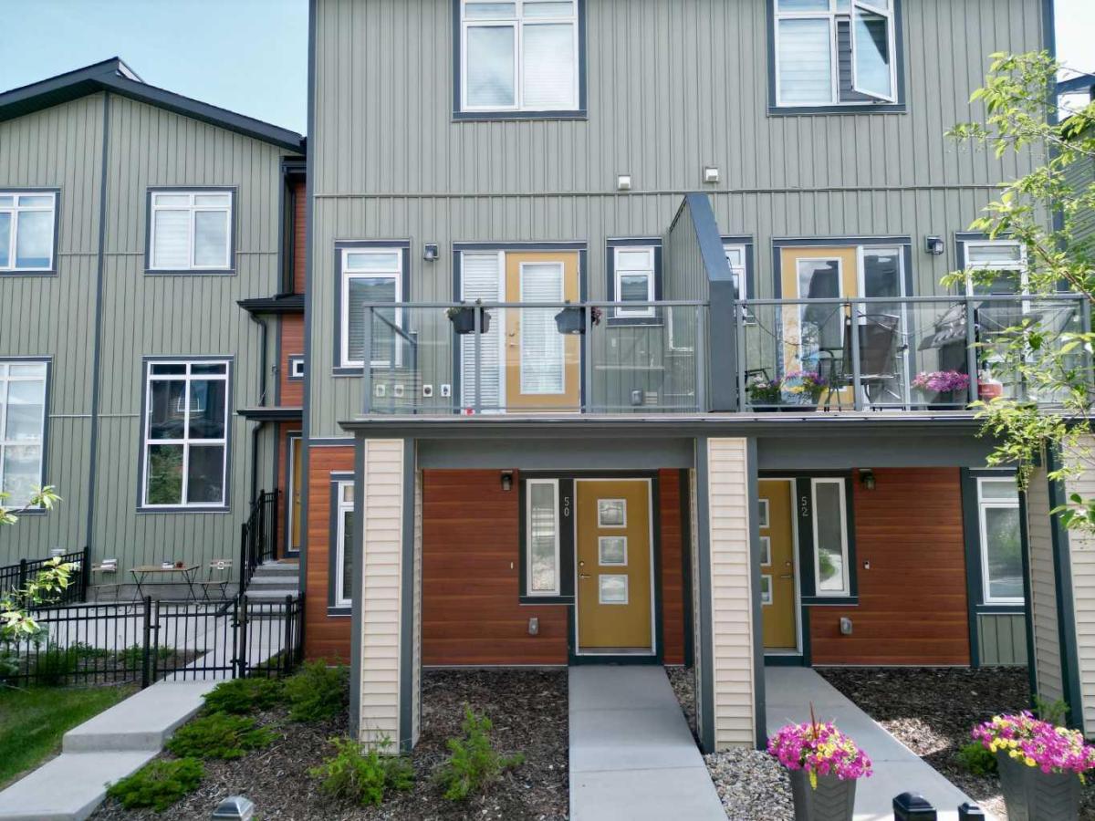 50 Sage Bluff Circle NW Calgary AB T3R 1T5 | MLS #A2330739 MLS #A2330739 image #0
