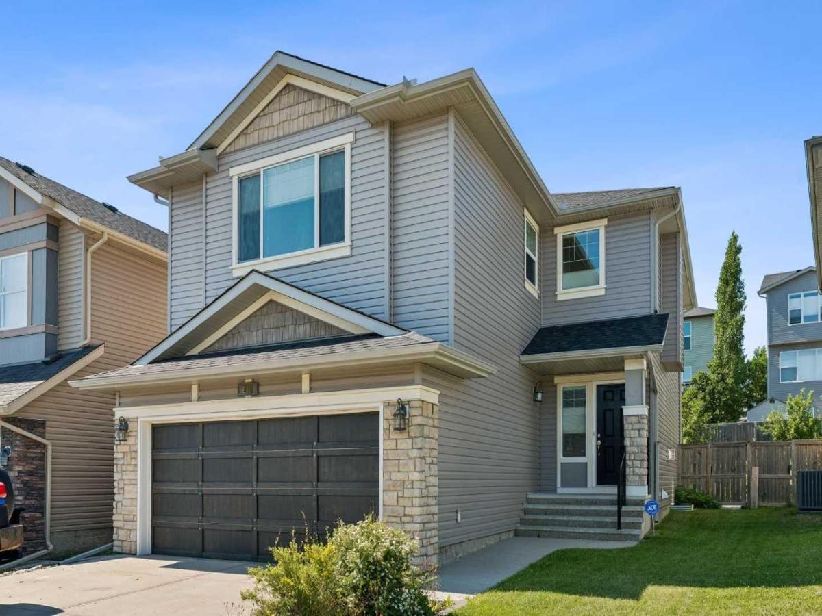 645 Panatella Boulevard NW Calgary AB T3K 0N9 | MLS #A2330896 MLS #A2330896 image #0