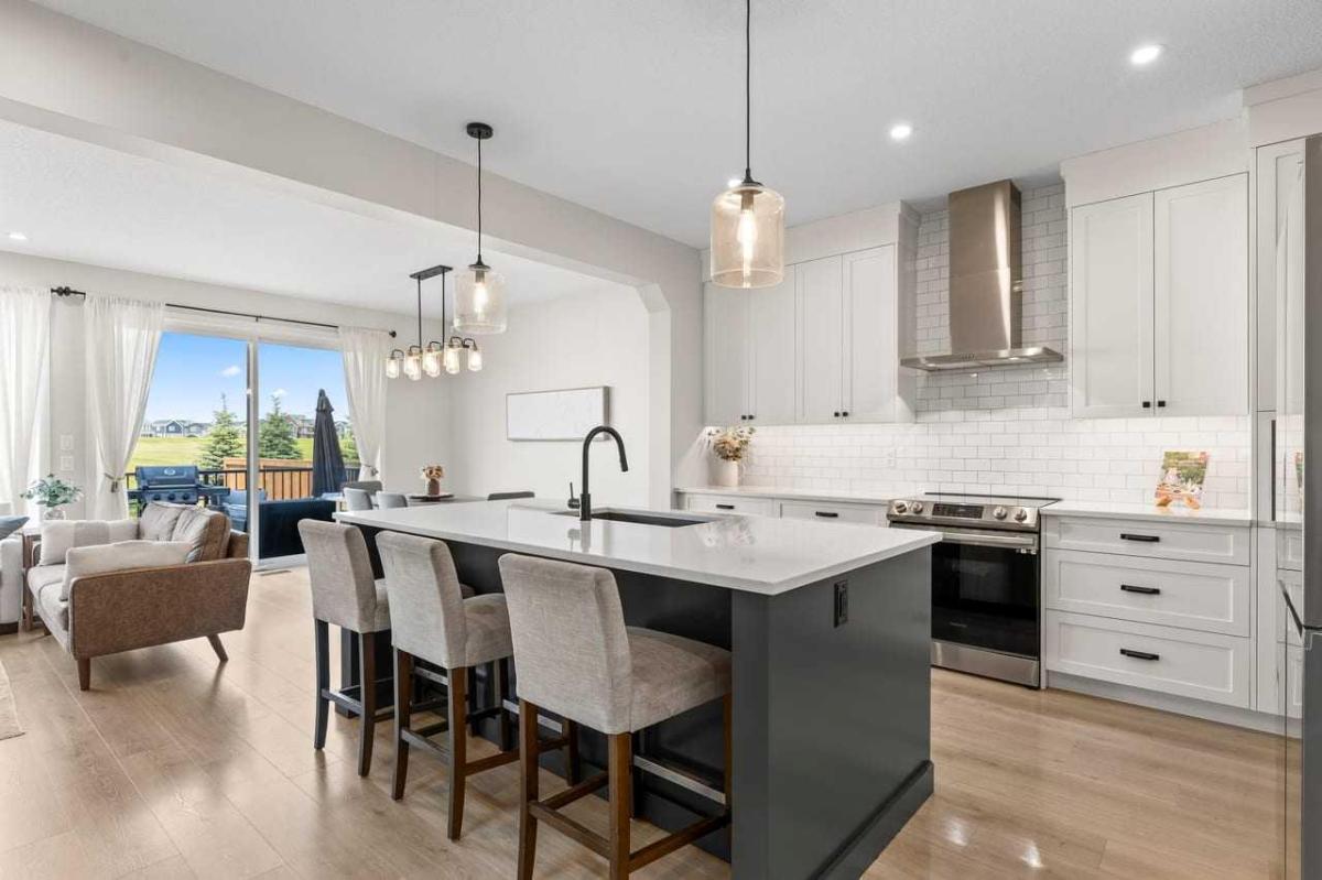 45 Savoy Landing SE Calgary AB T3S0E1 | MLS #A2331334 MLS #A2331334 image #0