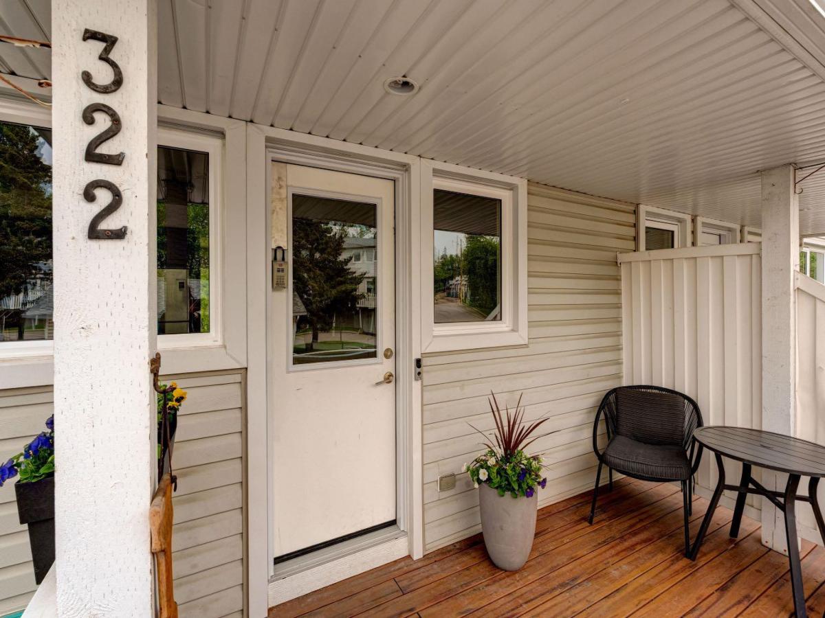 322 Killarney Glen Court SW Calgary AB T3E 7H4 | MLS #A2331891 MLS #A2331891 image #0