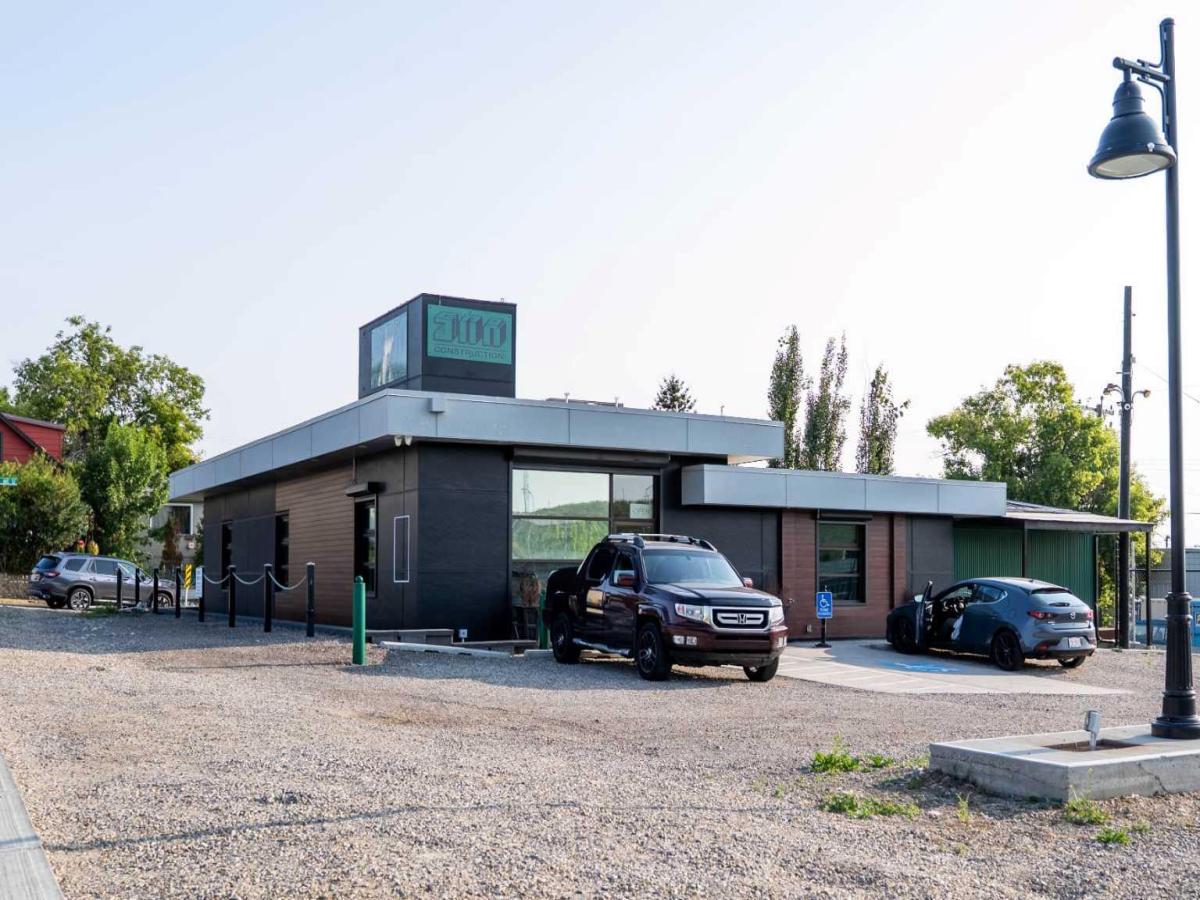 2510 Dartmouth Road SE Calgary AB T2G2H9 | MLS #A2334866 MLS #A2334866 image #0