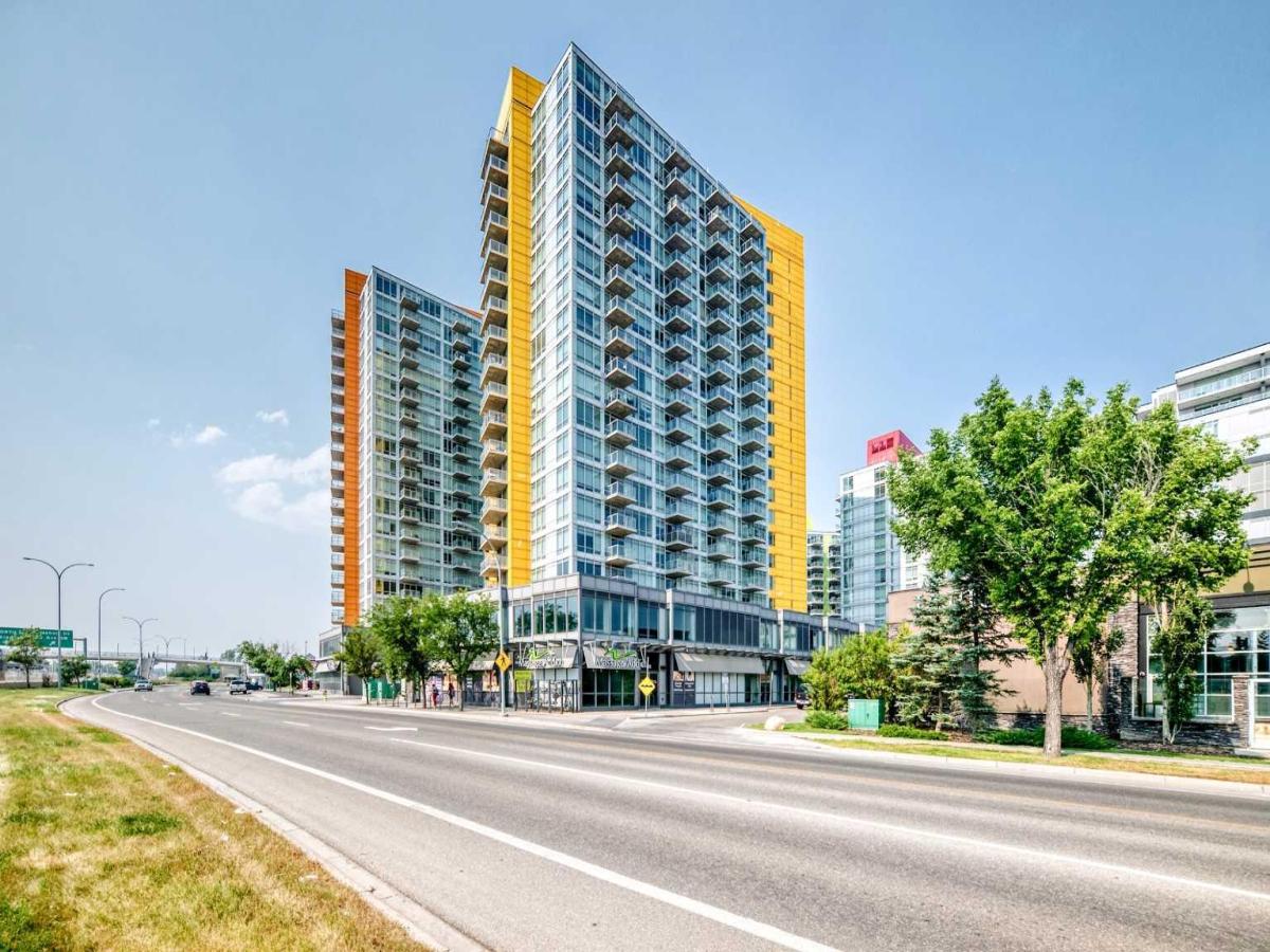1304, 3820 Brentwood NW Calgary AB T2L 1K8 | MLS #A2334961 MLS #A2334961 image #0