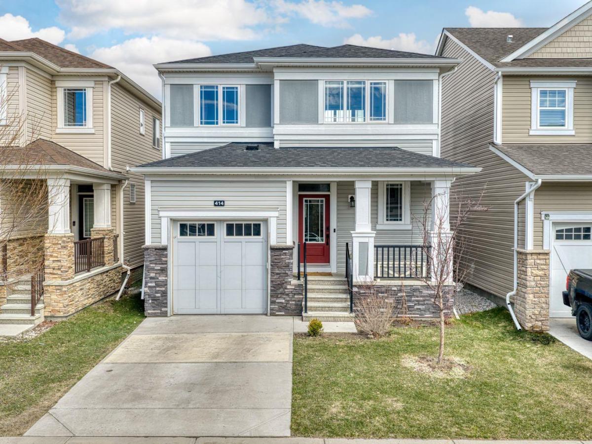 414 Windrow Common SW Airdrie AB T4B 4K4 | MLS #A2335105 MLS #A2335105 image #0