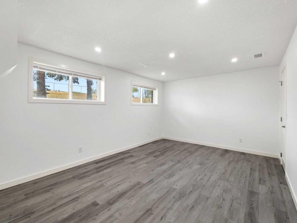 6008 DALGETTY Drive NW Calgary AB T3A 1J3 | MLS #A2335531 MLS #A2335531 image #0