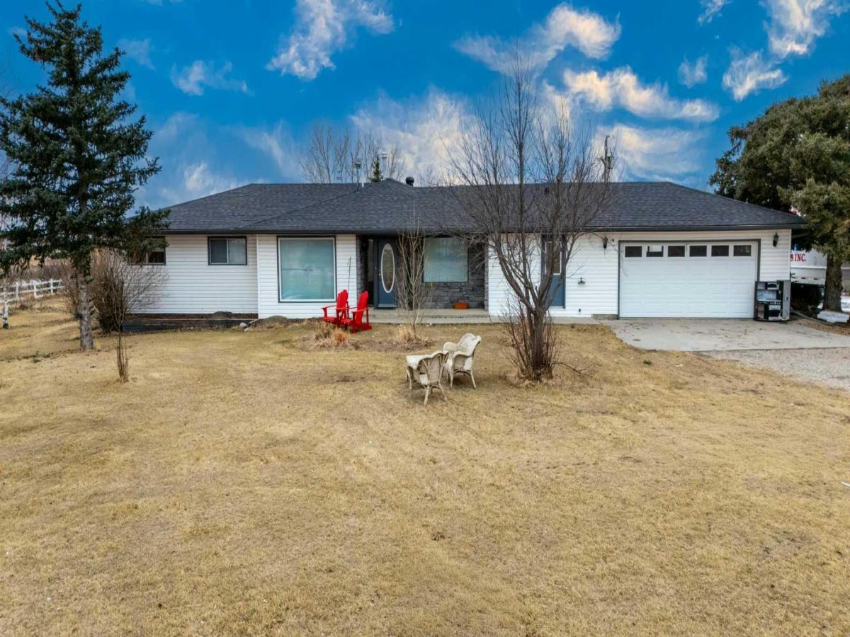 233239 Glenmore View Road Rural Rocky View County AB T1X0H3 | MLS #A2337080 MLS #A2337080 image #0
