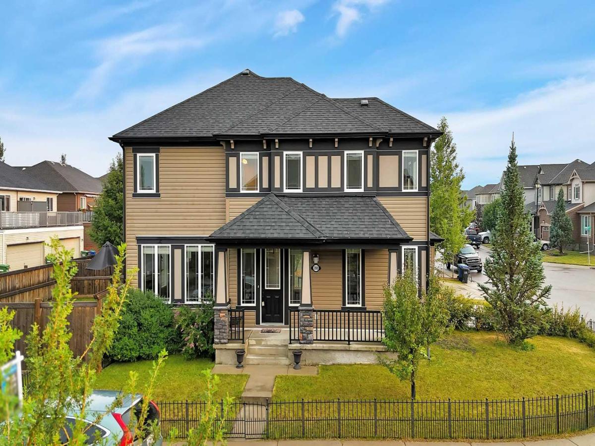 200 Windgate Close SW Airdrie AB T4B 3T1 | MLS #A2337428 MLS #A2337428 image #0