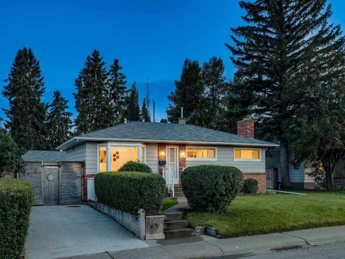4927 10 Avenue SW Calgary AB T3C 0M3 | MLS #A2338562 MLS #A2338562 image #0