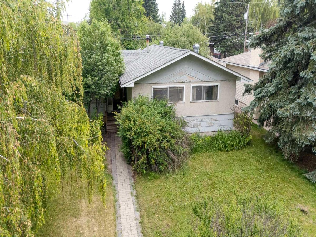 2836 Brentwood Boulevard NW Calgary AB T2L 1J5 | MLS #A2338594 MLS #A2338594 image #0