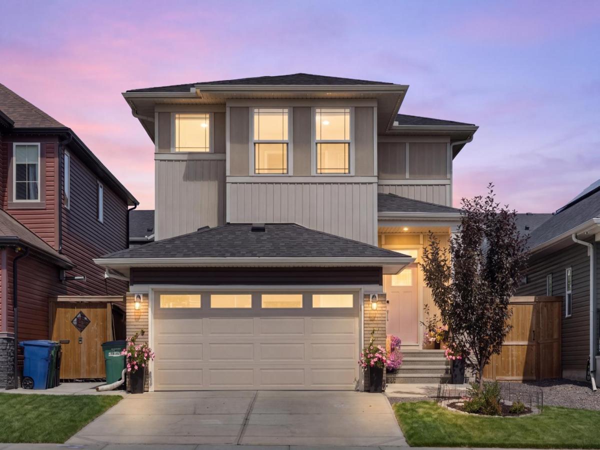 870 Bayview Cove SW Airdrie AB T4B 5G4 | MLS #A2338800 MLS #A2338800 image #0