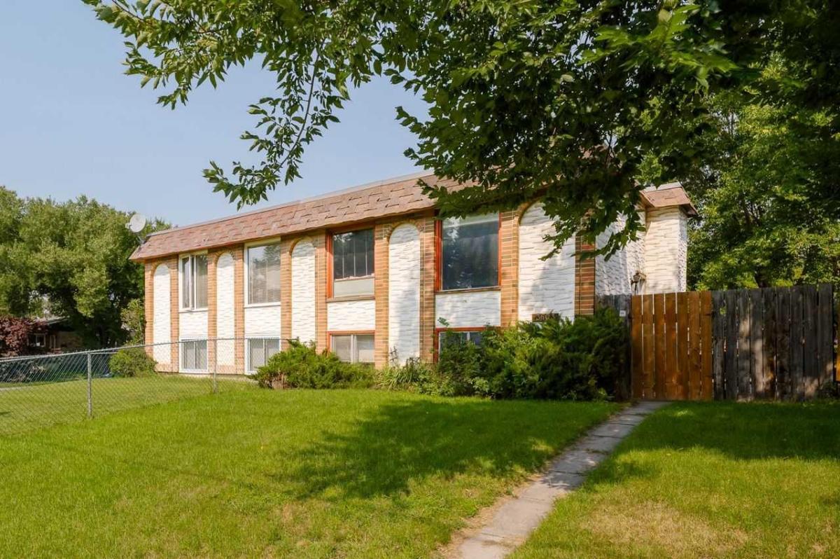 3603 29A Avenue SE Calgary AB T2B 0G1 | MLS #A2338812 MLS #A2338812 image #0