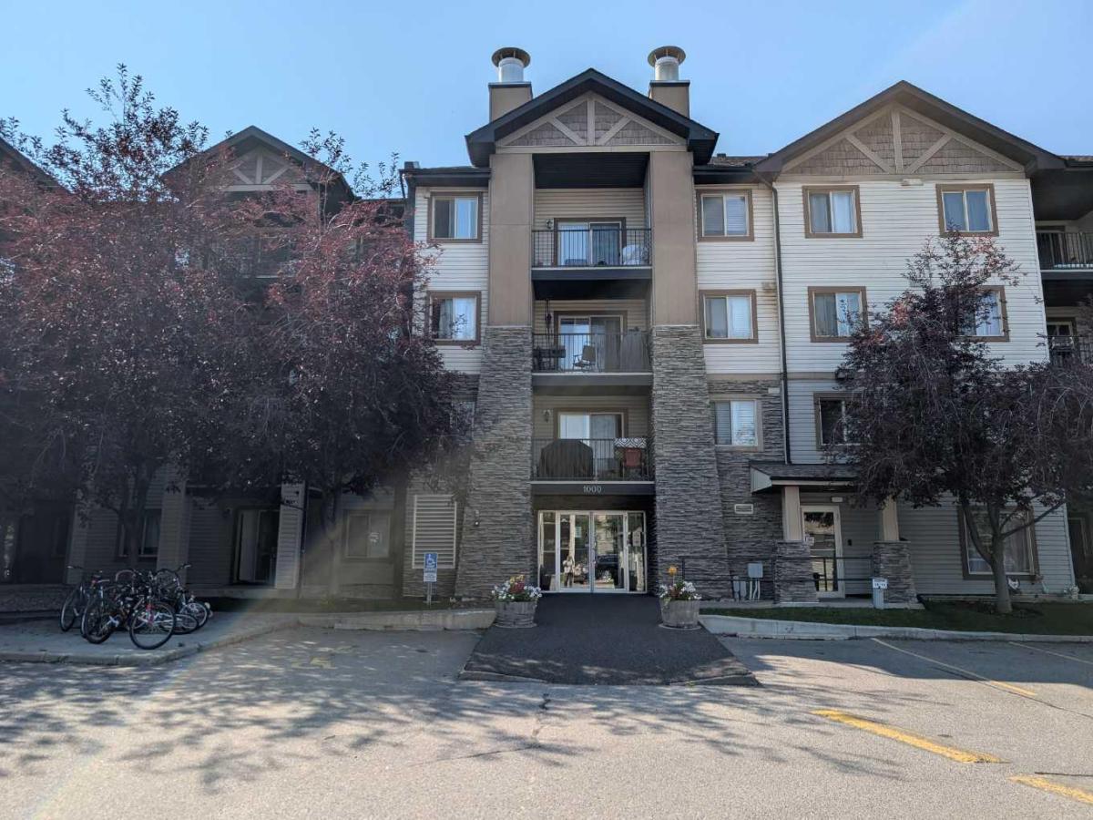 1421, 8 Bridlecrest Drive SW Calgary AB T2Y 0H6 | MLS #A2338948 MLS #A2338948 image #0