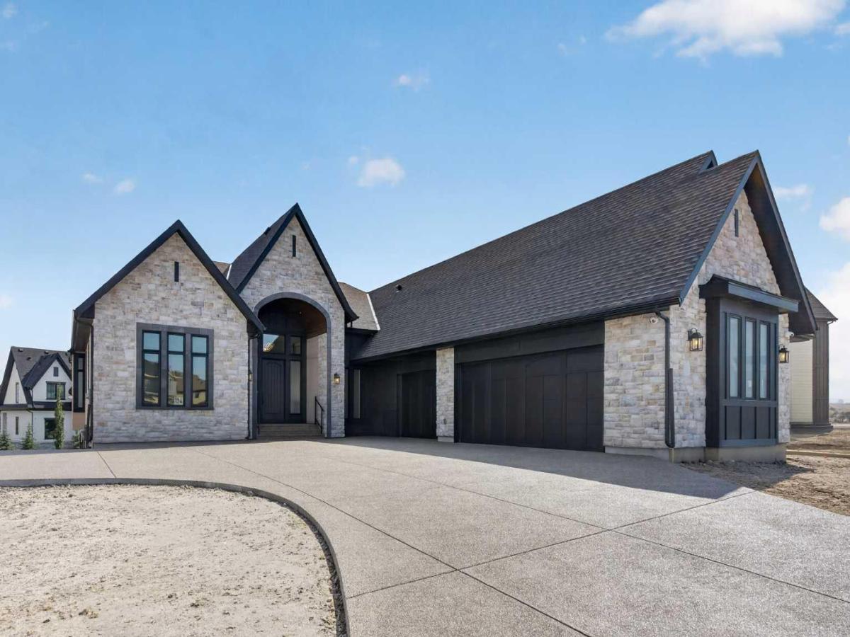 124 Waterview Court Rural Rocky View County AB T3L 0H6 | MLS #A2339202 MLS #A2339202 image #0