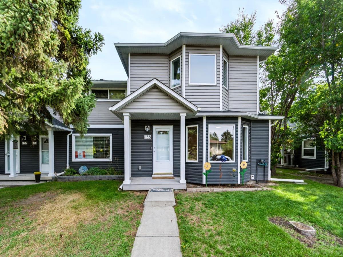 155 Regal Park NE Calgary AB T2E0S6 | MLS #A2339640 MLS #A2339640 image #0