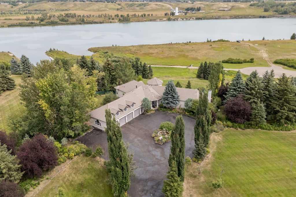 142 Emerald Bay Drive Rural Rocky View County AB T3Z 1E2 | MLS #A2339813 MLS #A2339813 image #0
