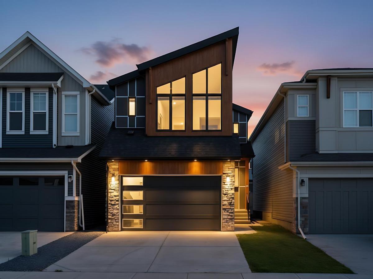 184 Creekstone Row SW Calgary AB T2X 5E1 | MLS #A2340211 MLS #A2340211 image #0