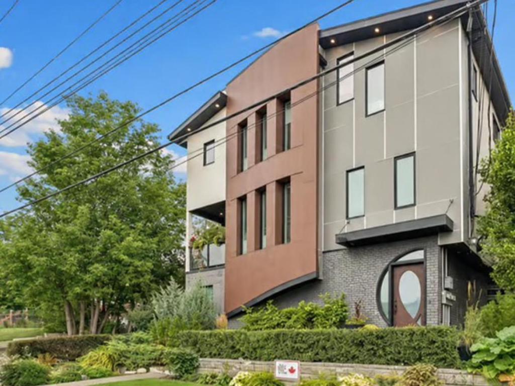 1, 532 4 Avenue NE Calgary AB T2E 0J8 | MLS #A2341333 MLS #A2341333 image #0