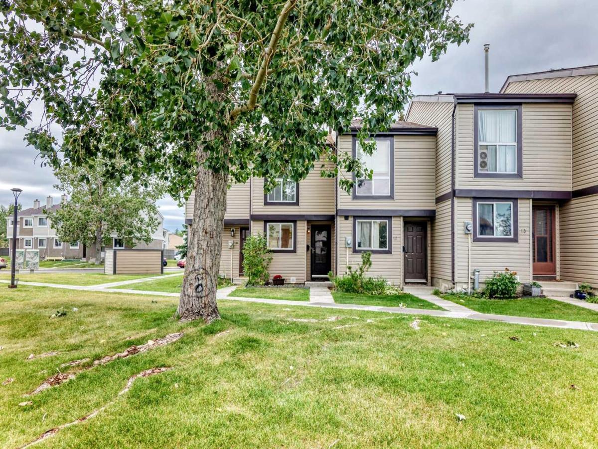 11, 3029 Rundleson Road NE Calgary AB T1Y 3Z5 | MLS #A2341645 MLS #A2341645 image #0