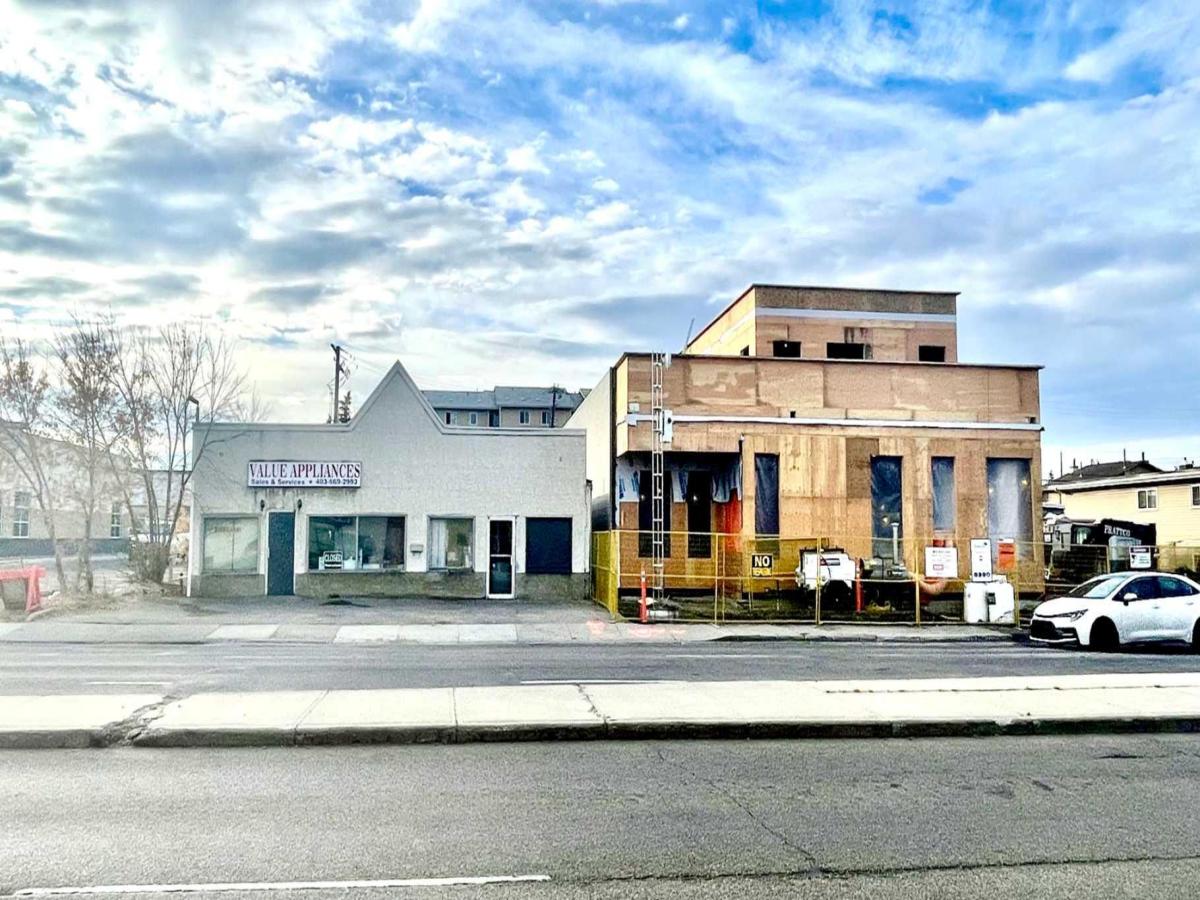 1721 36 Street SE Calgary AB T2A 1C7 | MLS #A2342342 MLS #A2342342 image #0