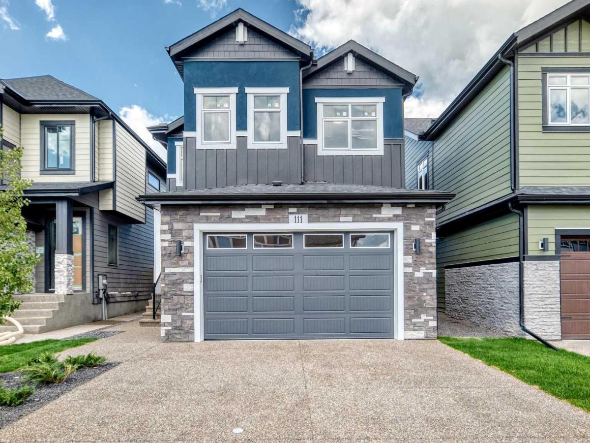 111 West Grove Gate SW Calgary AB T3H1Z4 | MLS #A2343392 MLS #A2343392 image #0