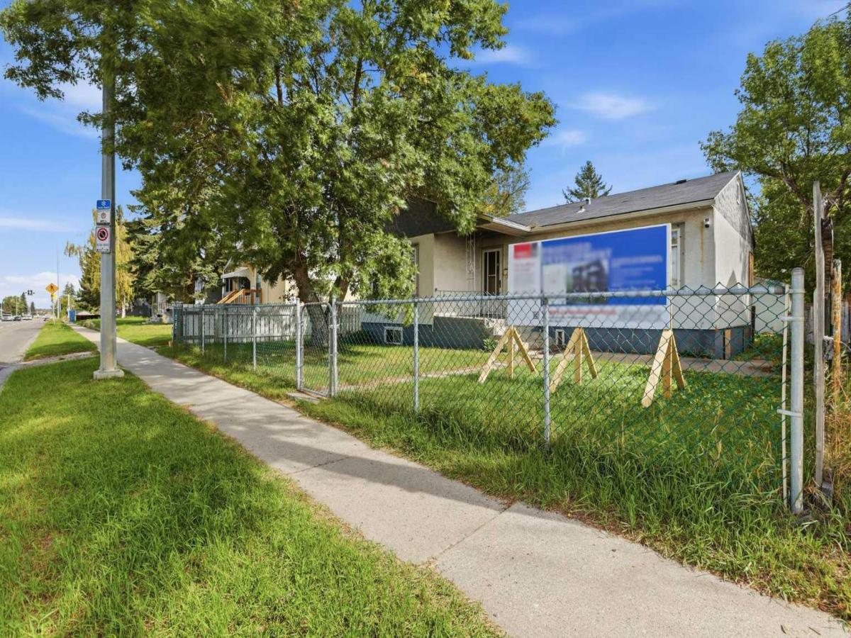 3520 Centre Street N Calgary AB T2E 2Y1 | MLS #A2343955 MLS #A2343955 image #0