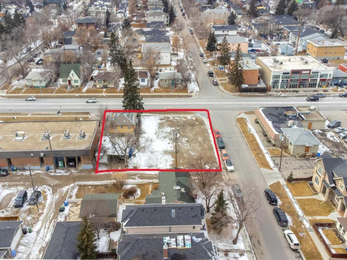 2620 Centre Street NE Calgary AB T2E 2V4 | MLS #A2345082 MLS #A2345082 image #0