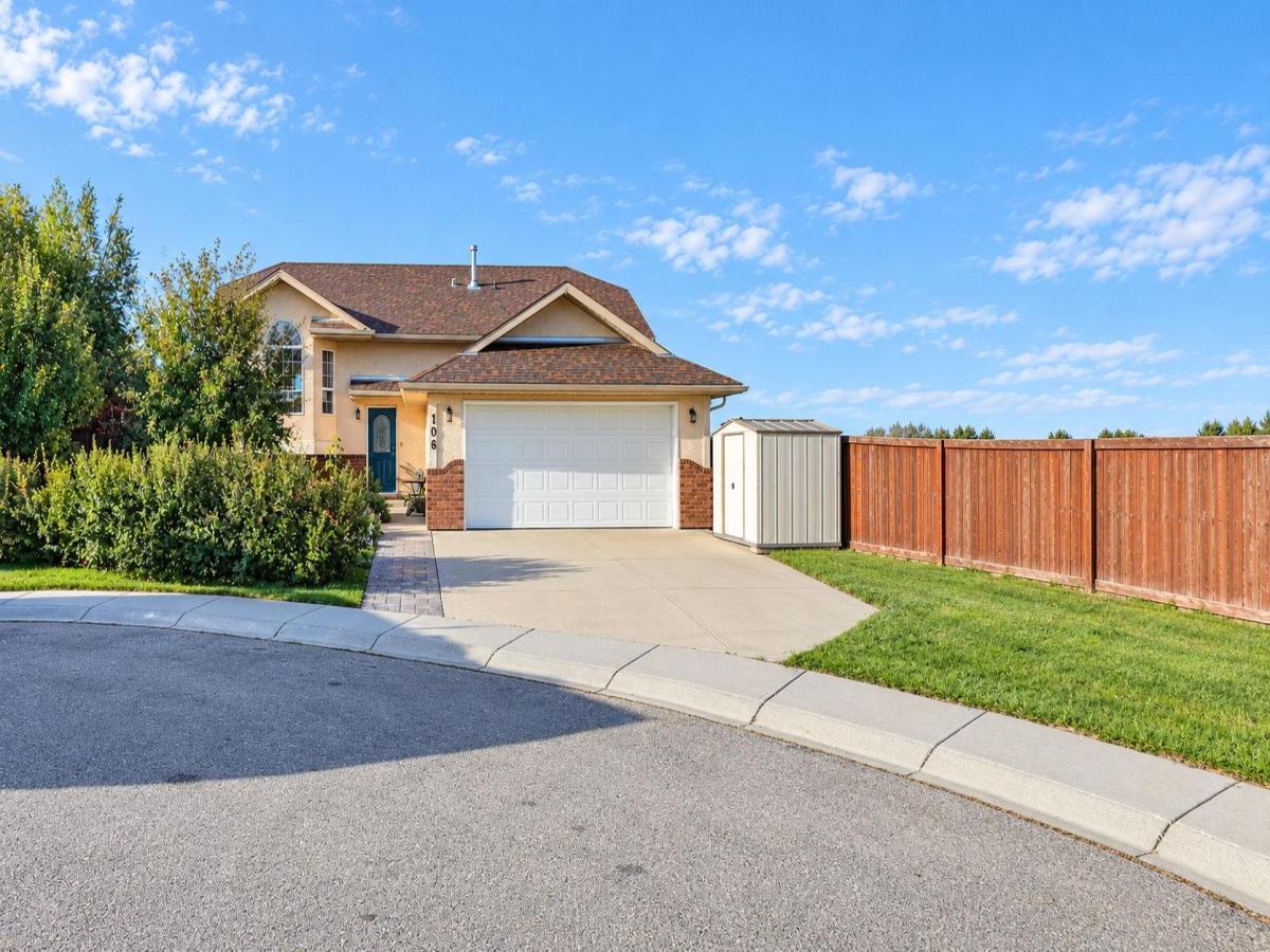 106 Strathaven Bay Strathmore AB T1P 1M2 | MLS #A2345766 MLS #A2345766 image #0