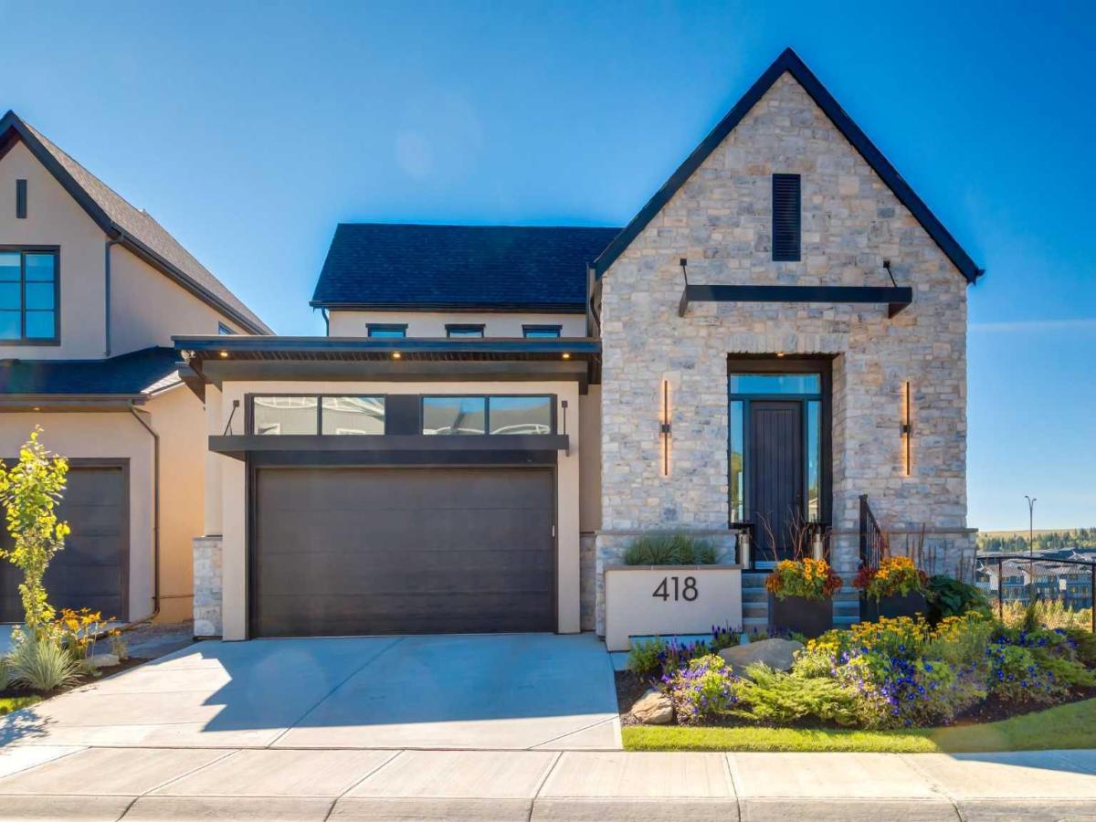 418 Crimson Ridge Place NW Calgary AB T3L 0K8 | MLS #A2346494 MLS #A2346494 image #0