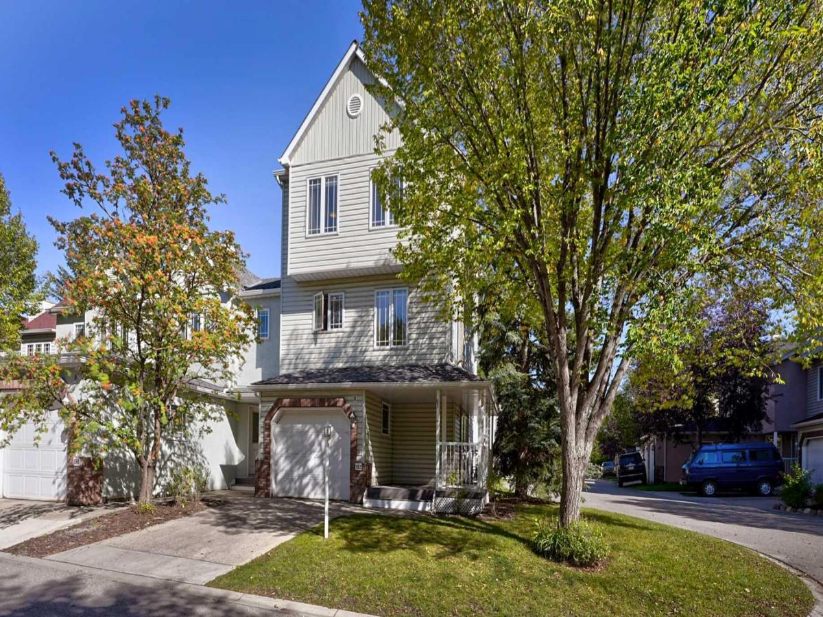 192 Inglewood Cove SE Calgary AB T2G 5K3 | MLS #A2346600 MLS #A2346600 image #0