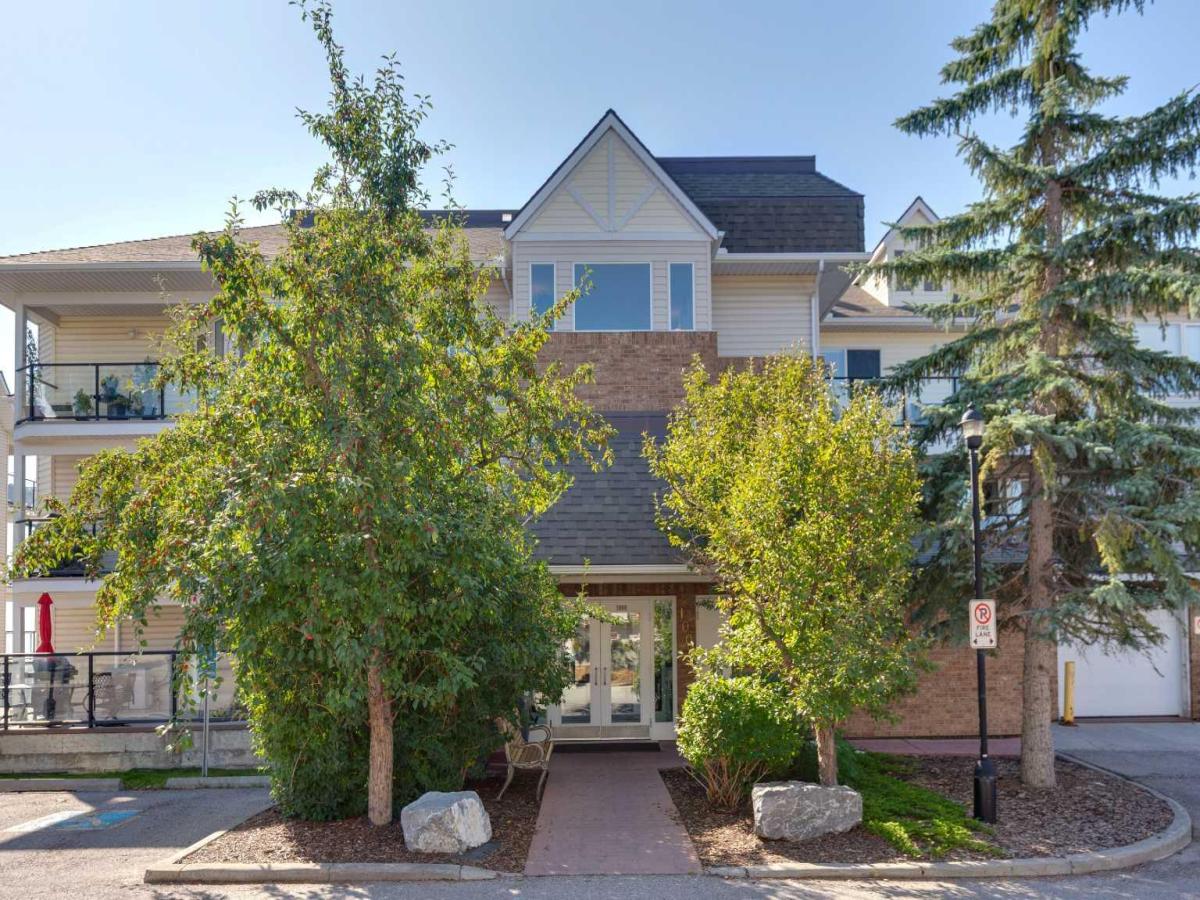 Arbour Lake MLS #A2347037 image #0