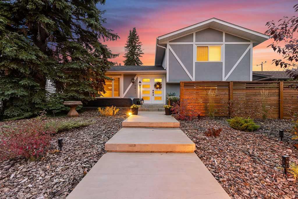 10411 Maplecreek Drive SE Calgary AB T2J 1T9 | MLS #A2348516 MLS #A2348516 image #0