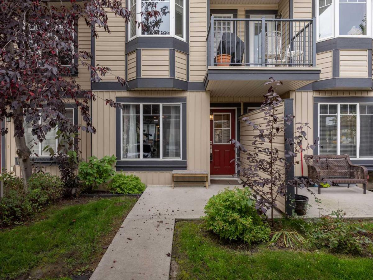 5, 133 Copperpond Heights SE Calgary AB T2Z4R5 | MLS #A2349123 MLS #A2349123 image #0
