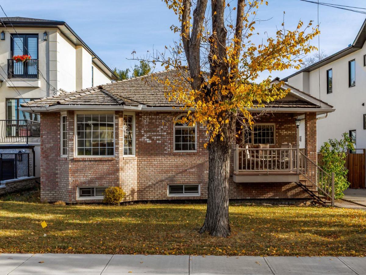 624 30 Avenue NE Calgary AB T2E2E3 | MLS #A2349726 MLS #A2349726 image #0