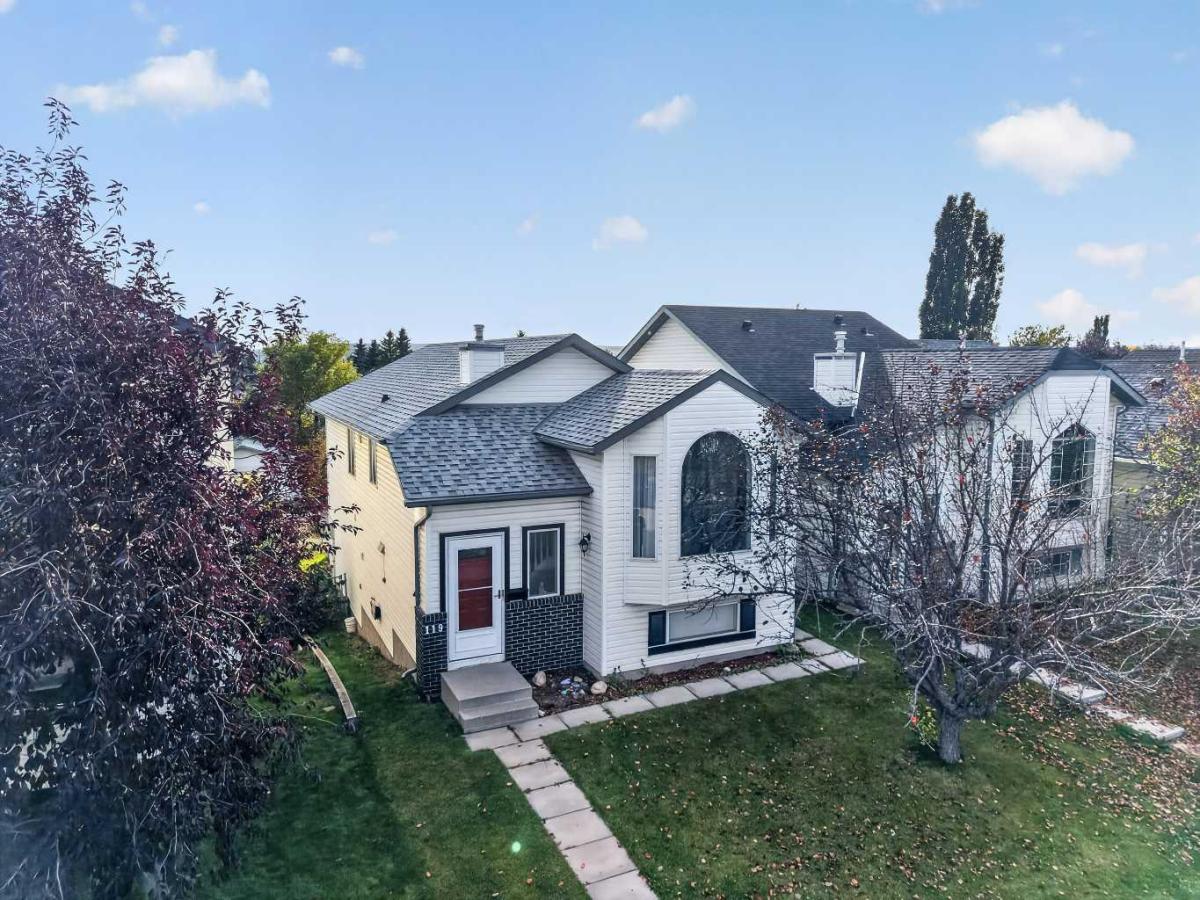 119 Covington Close NE Calgary AB T3K 4M1 | MLS #A2349733 MLS #A2349733 image #0